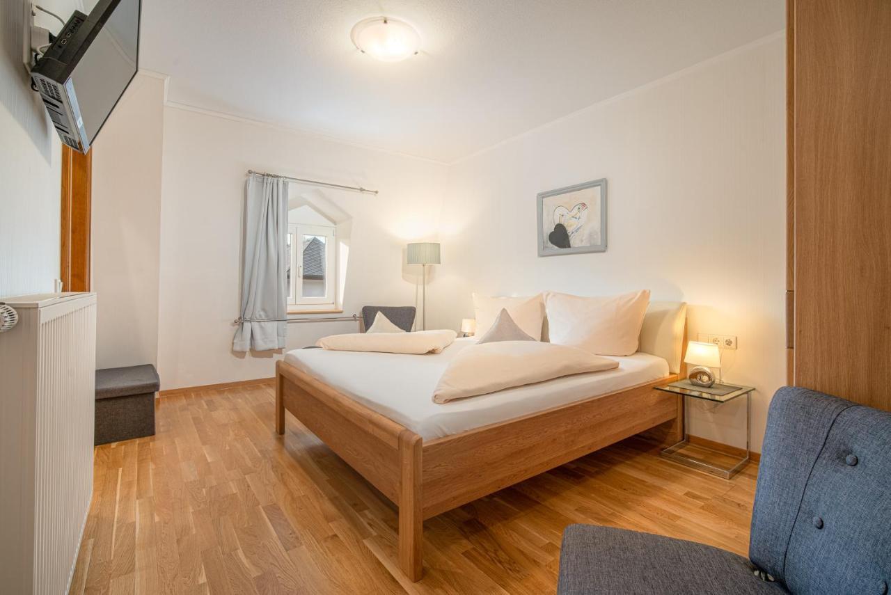 Hotel- Weingut- Moselloreley Piesport Esterno foto