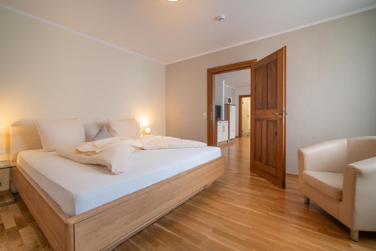 Hotel- Weingut- Moselloreley Piesport Esterno foto