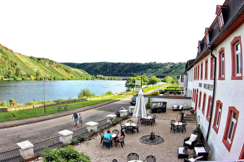 Hotel- Weingut- Moselloreley Piesport Esterno foto