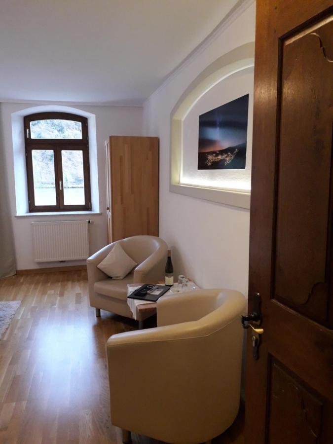 Hotel- Weingut- Moselloreley Piesport Esterno foto